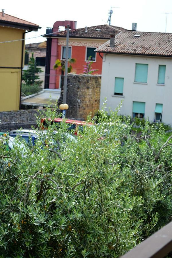 Torri Centro Apartamento Torri Del Benaco Exterior foto