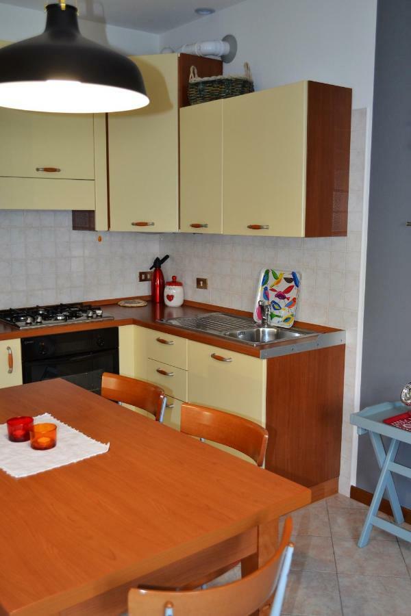Torri Centro Apartamento Torri Del Benaco Exterior foto